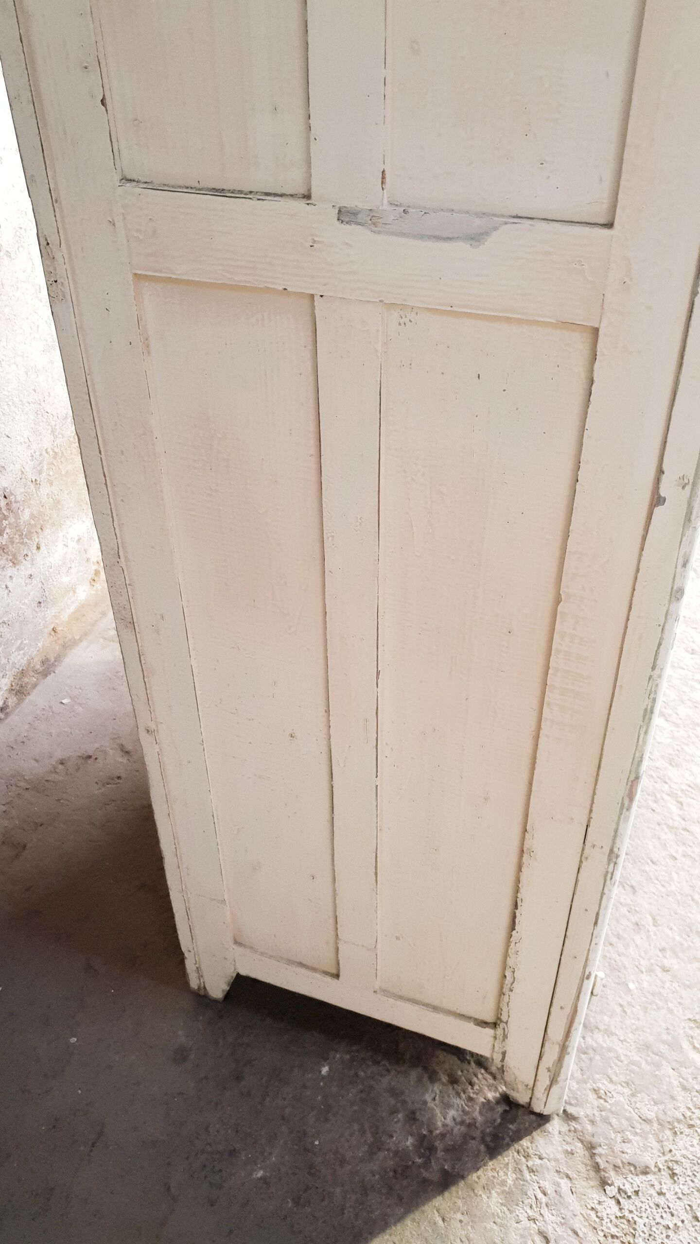 Armoire vintage