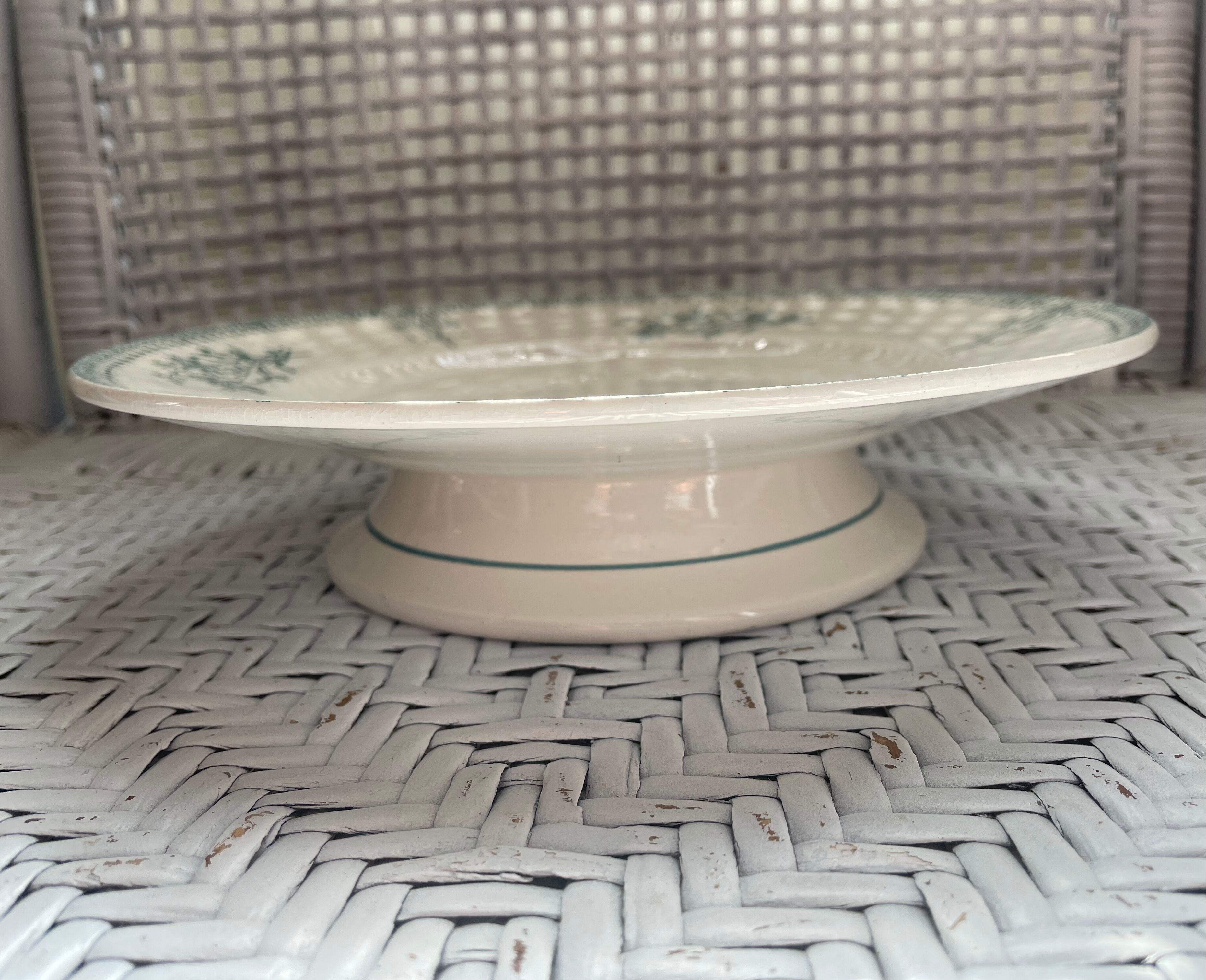 Plate on pedestal Saint-Amand