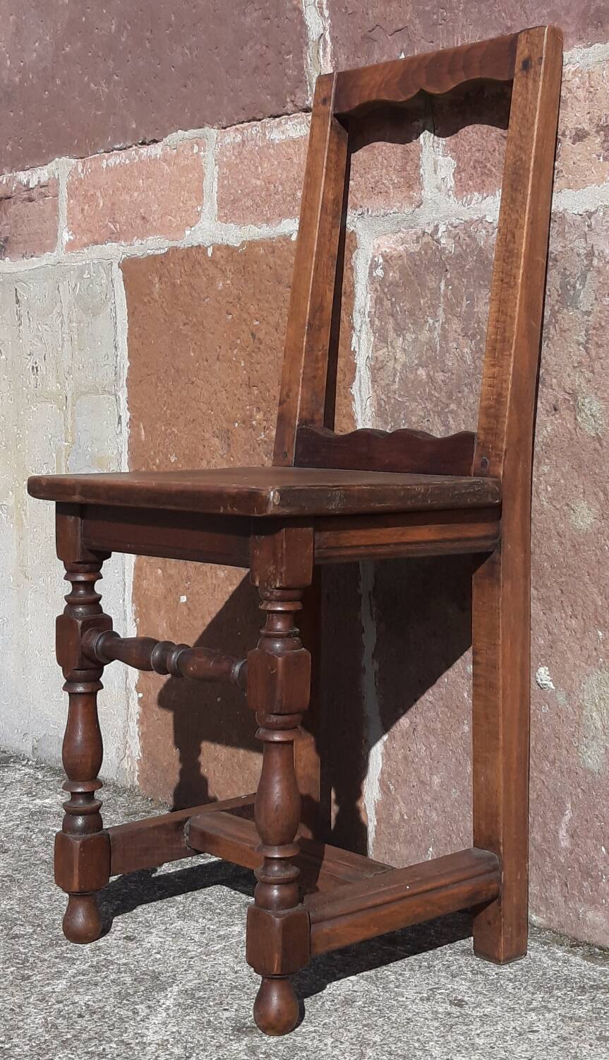 Lorraine chair. (Solid wood, 19th century)