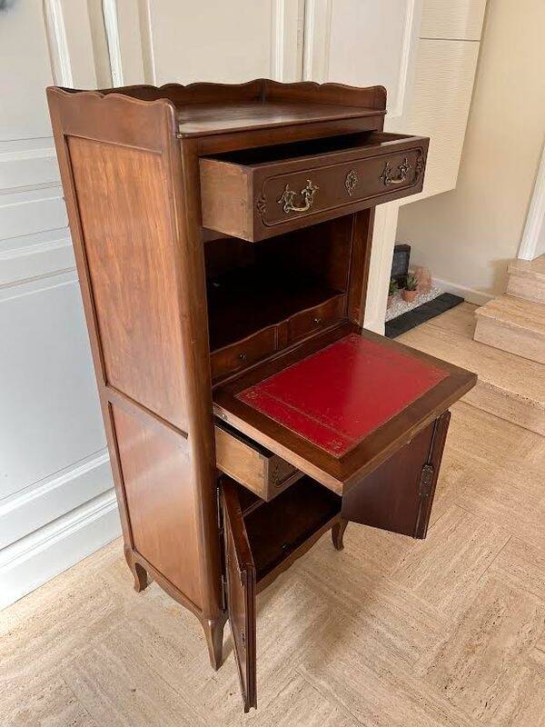 Regency secretary