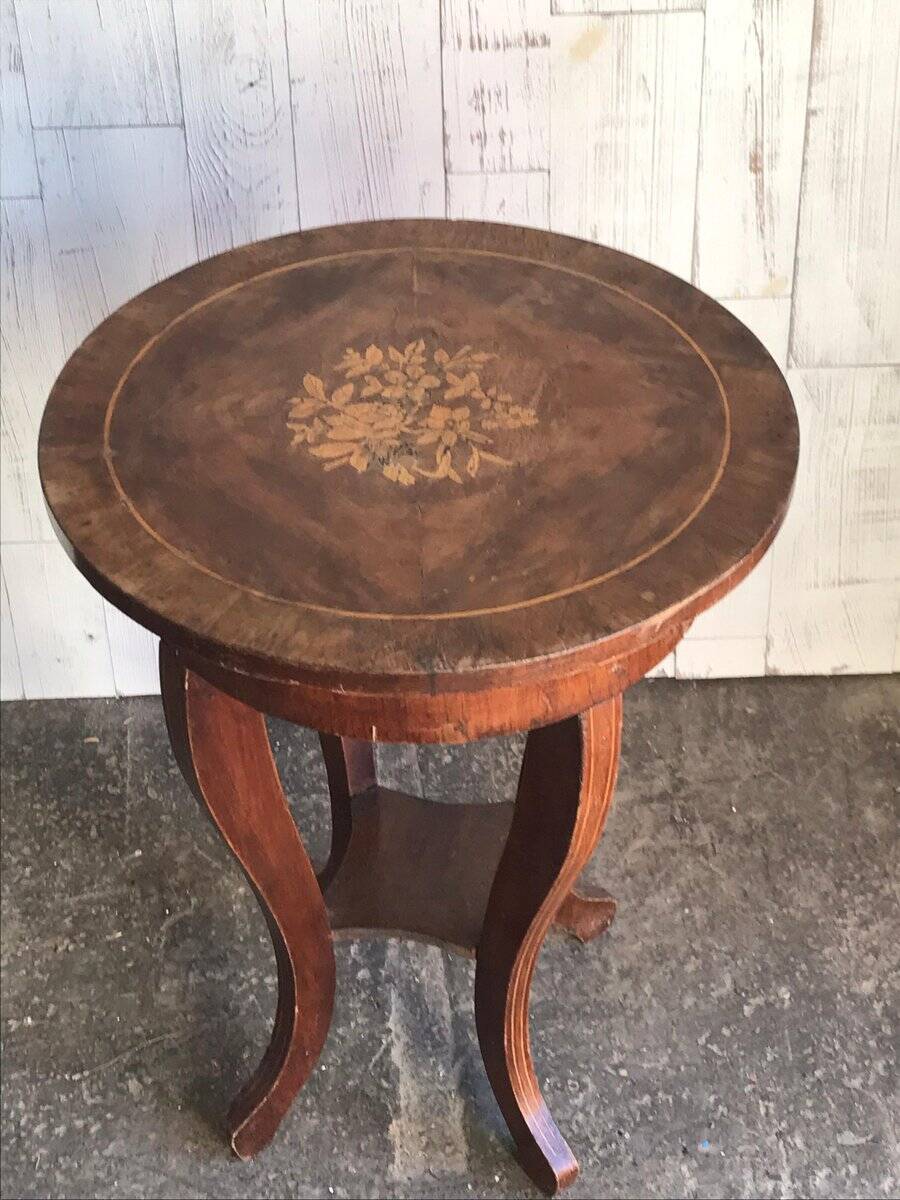 Baroque side table in brown walnut, round inlaid top, circa 1890.