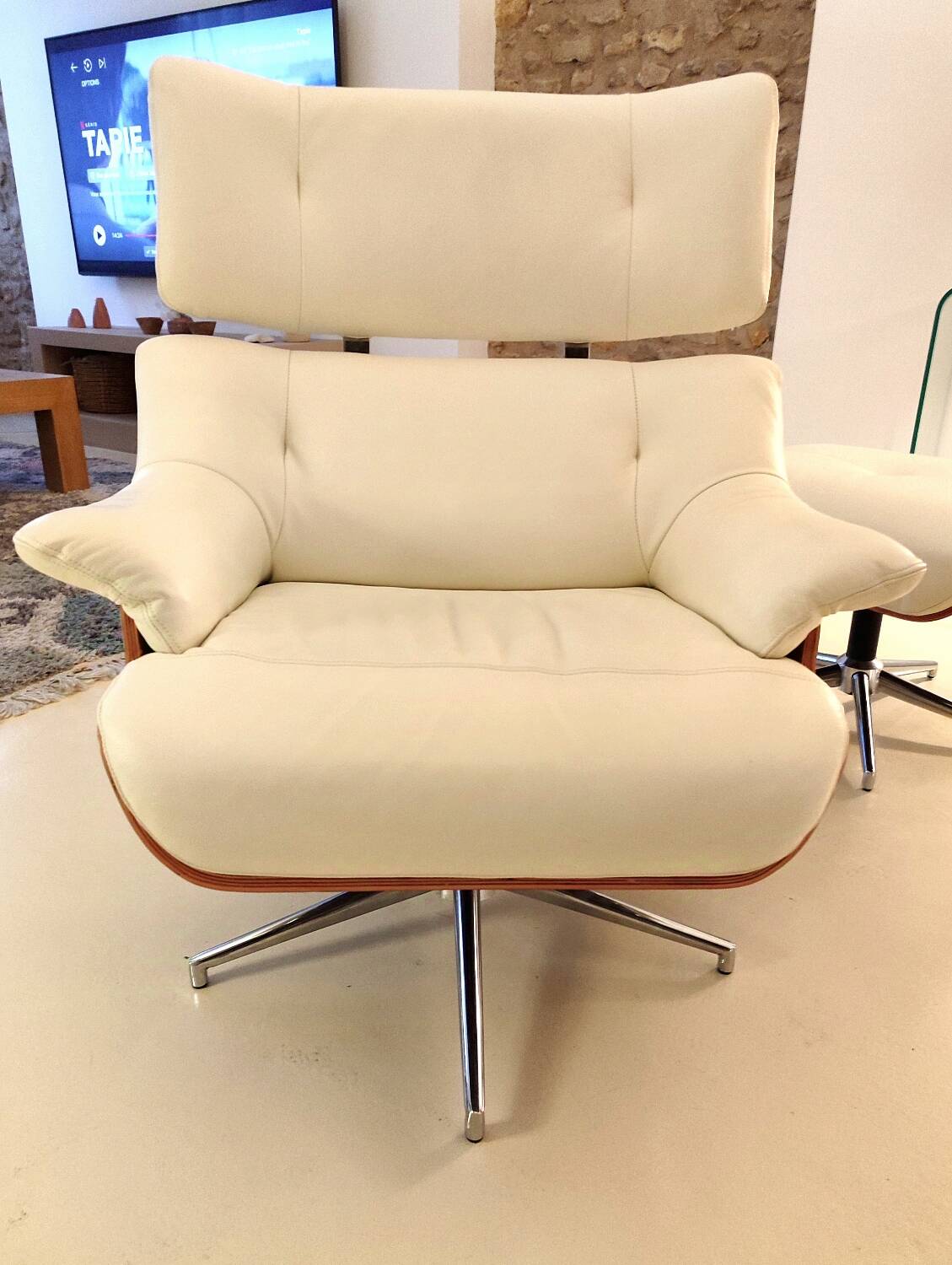 Lounge chair and ottoman