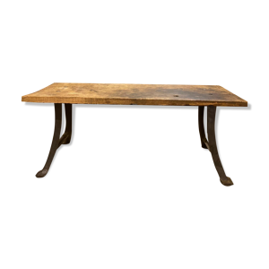 Table en bois et fonte