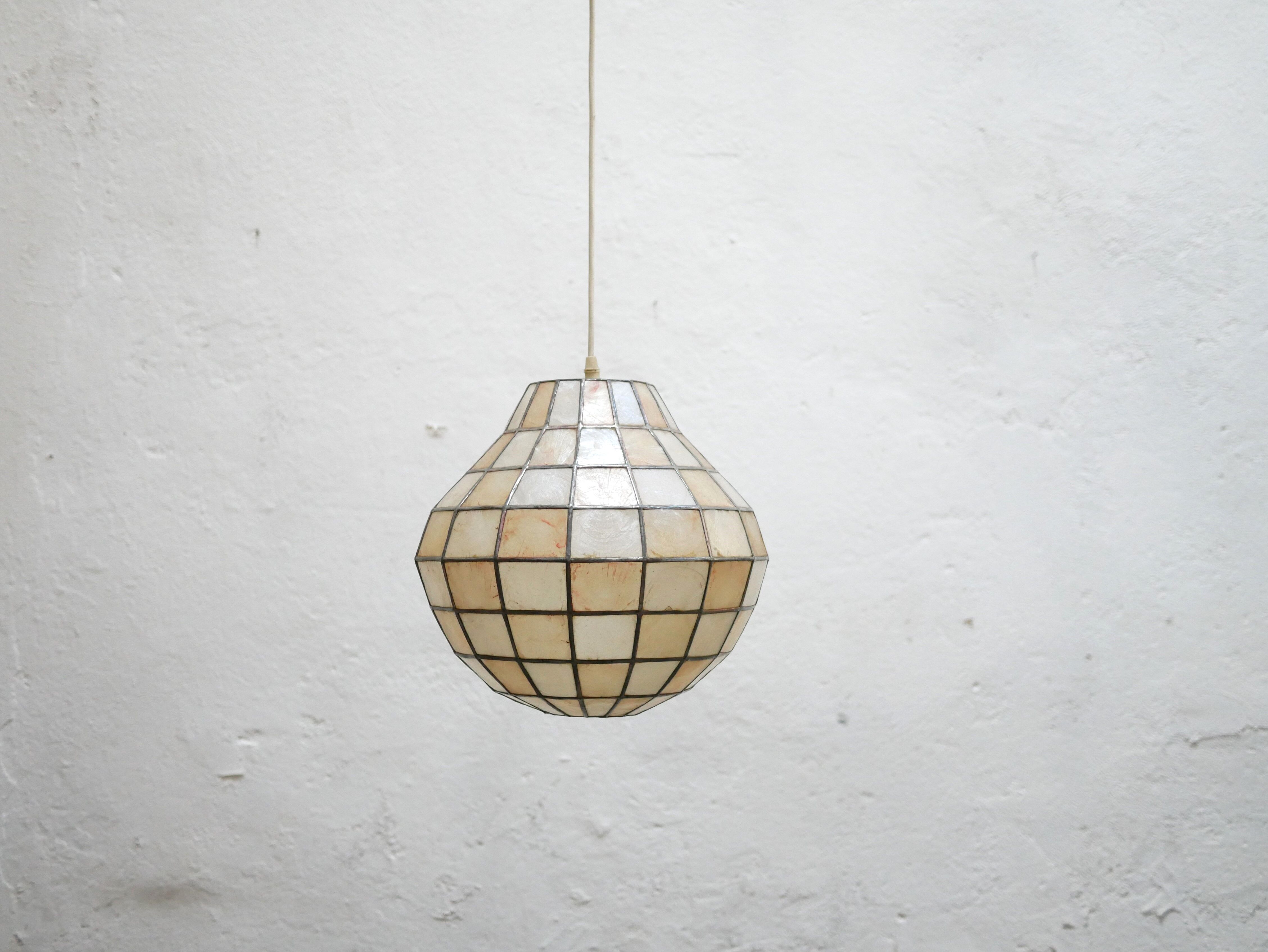 Vintage mother-of-pearl pendant lamp