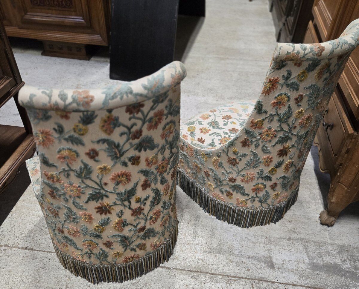 Pair of crapaud armchairs / Napoleon III – floral fabric – fringed skirt