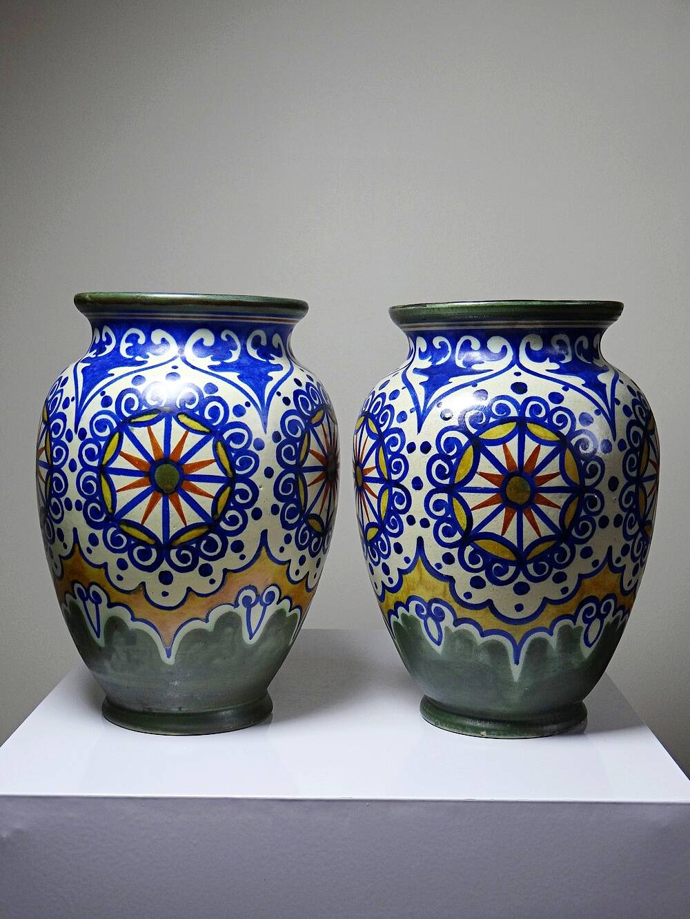A pair of large decorative vases by Carla Holland, Gouda decoration, circa 1930-40.