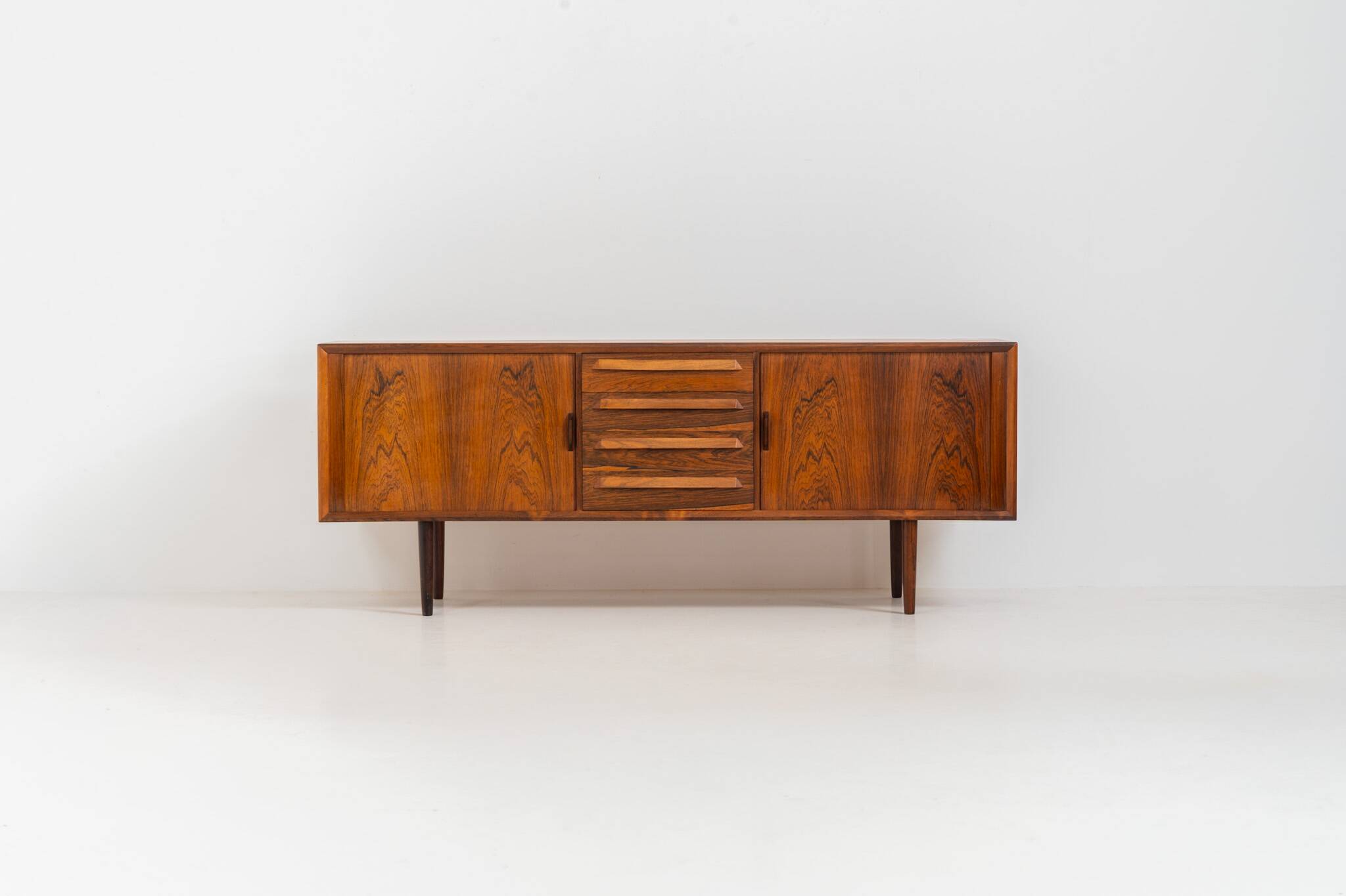 Rare sideboard in rosewood by Svend Aage Larsen for Faarup