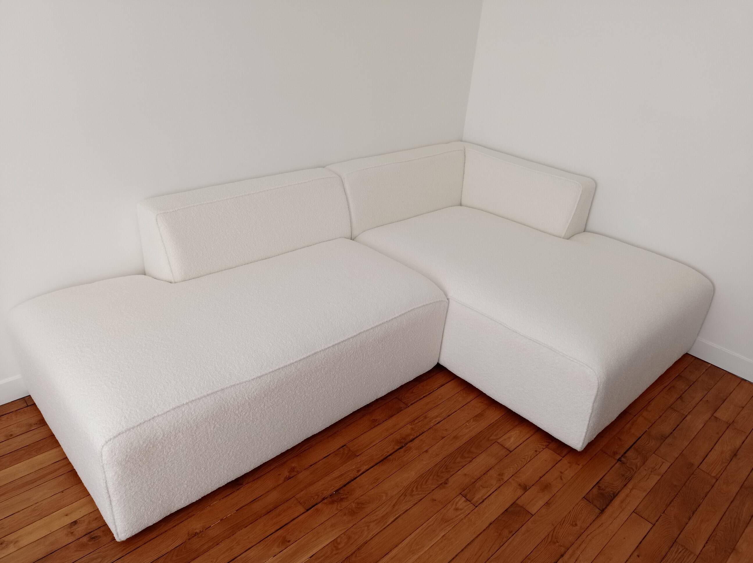 White boucle canapé Bobochic Paris + its bench