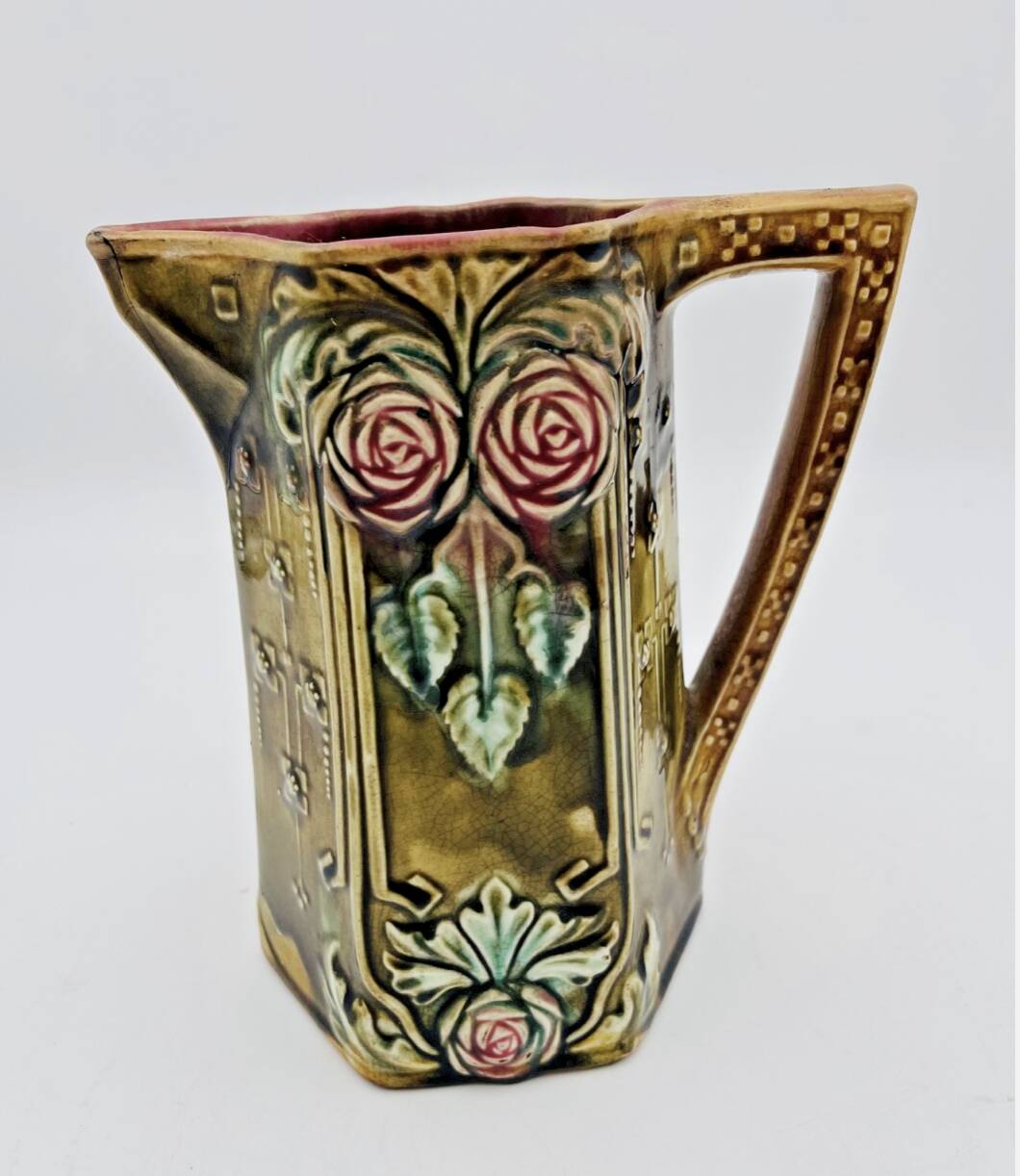 Slip pitcher with floral motifs, Onnaing earthenware 776 - 661007