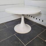 Tulip foot end table from the 70s