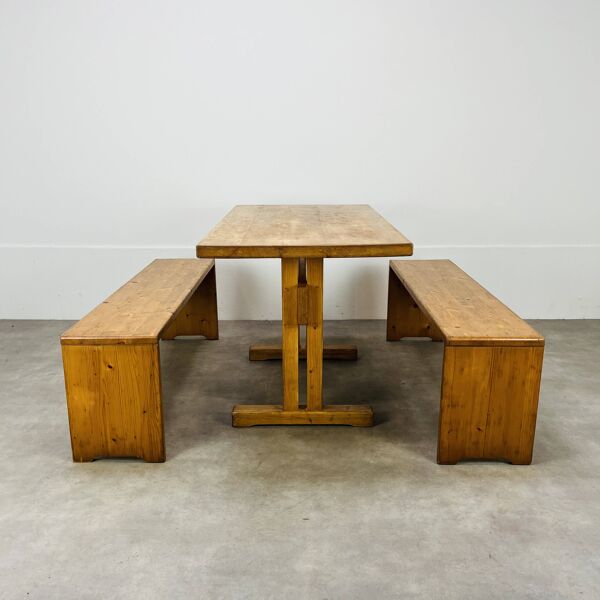 Table Charlotte Perriand Les Arcs
