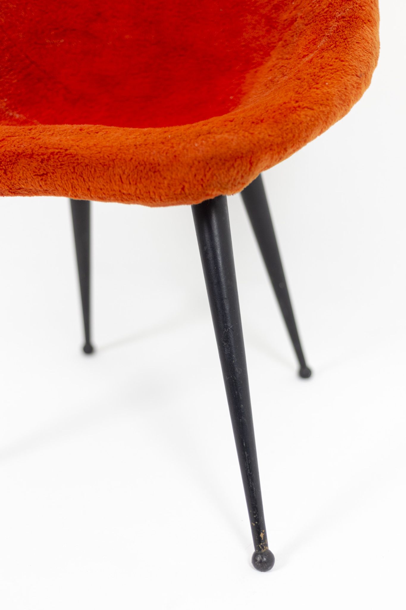 Fauteuil en forme d’œuf en métal laqué noir, années 1950