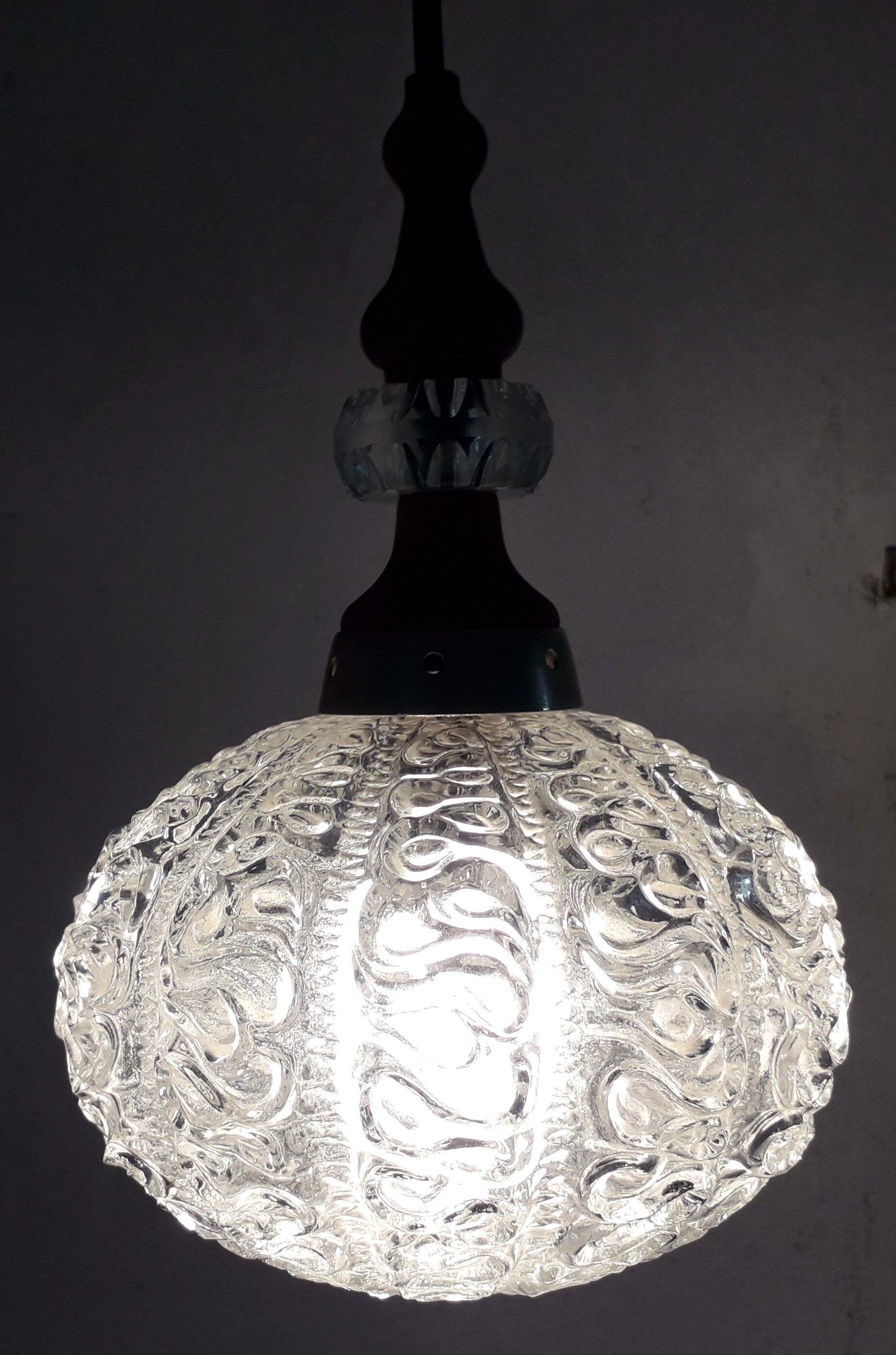 Glass hanging years 70