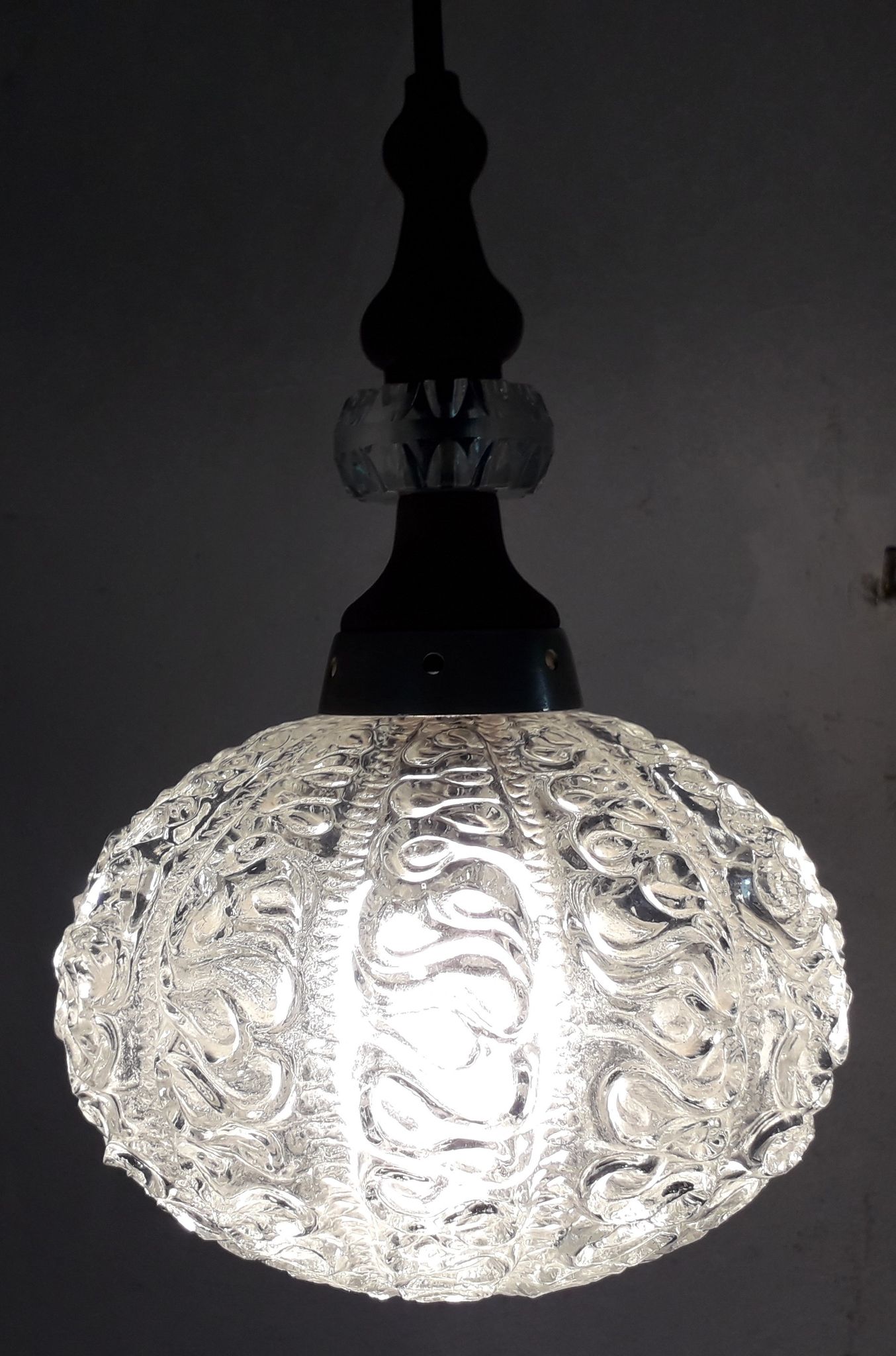 Suspension en verre années 70