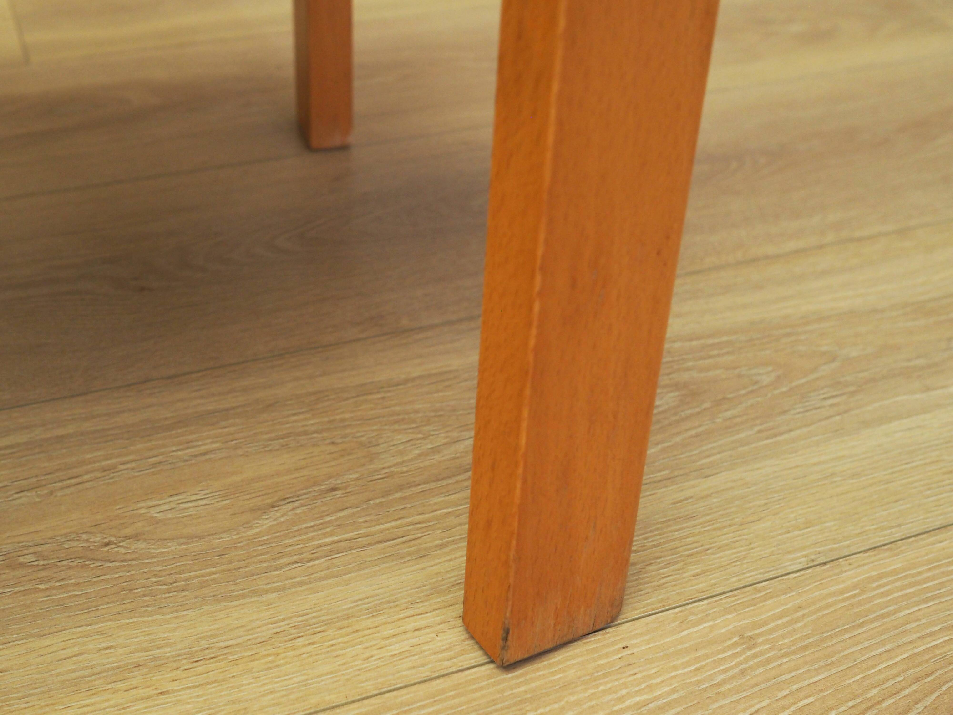Ensemble de quatre chaises en hêtre, design italien, années 1970, production : Italie