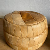 Set of 2 patchwork leather poufs brown camel De Sède