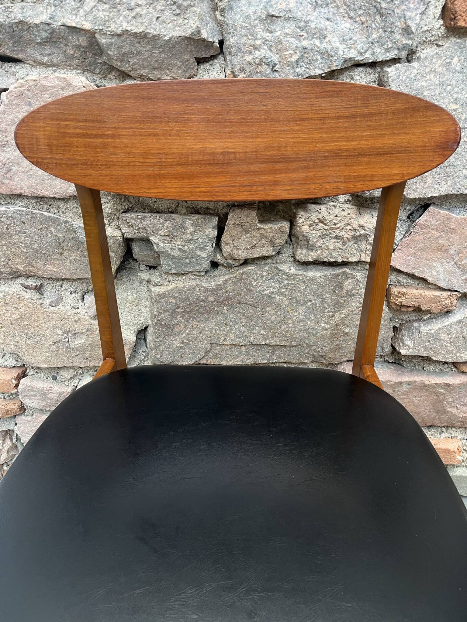 Chaise scandinave années 60 Skaï noir