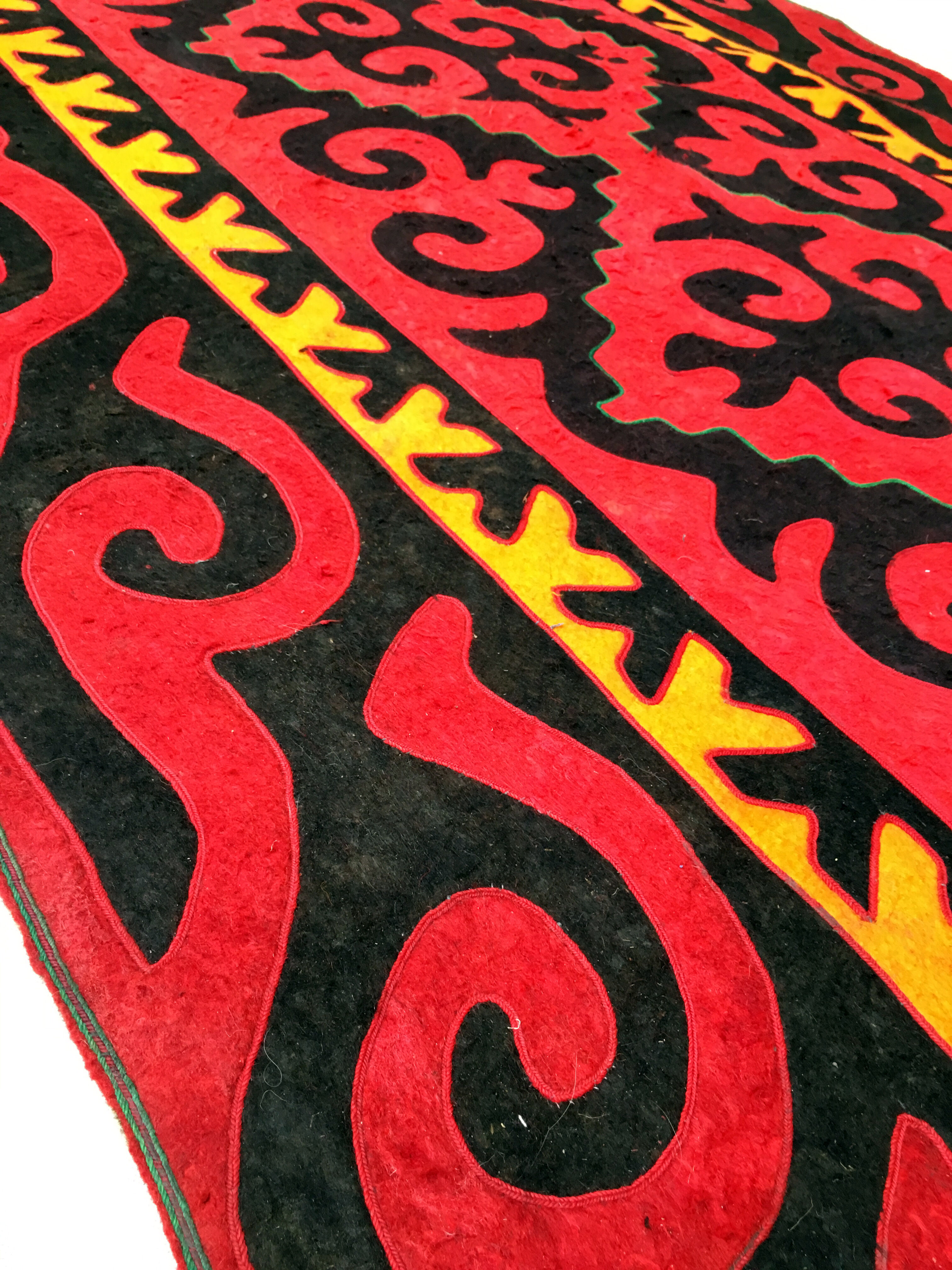 Carpet traditional Shirdak yurt Kyrgyz 270 x 146 cm