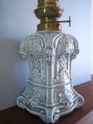 Lampe Pétrole Kosmos En Faïence Vert Celadon De style louis Xiv