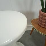 Tabouret en plastique blanc table à plantes vintage