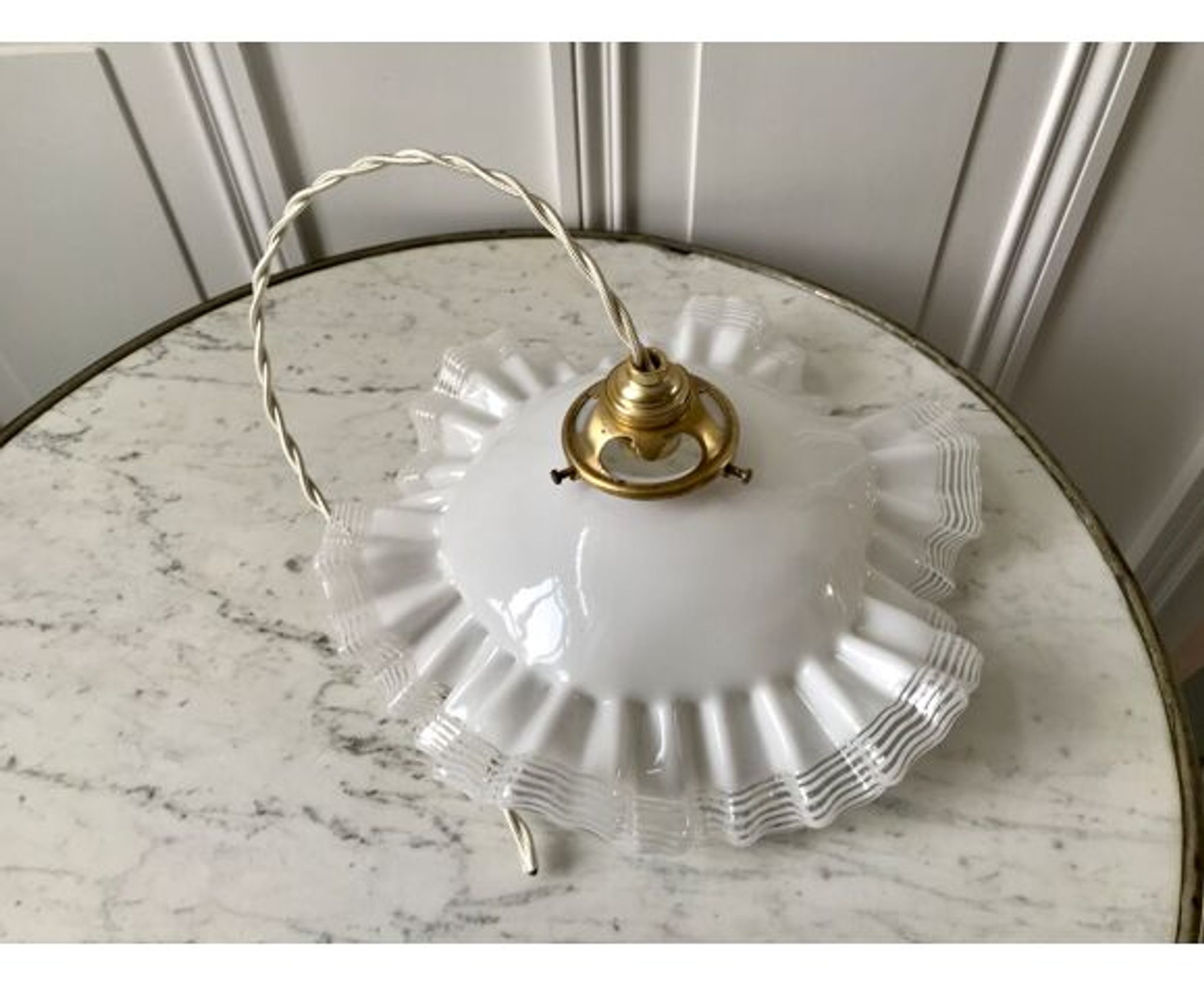 Opaline suspension in pleated glass 40s-50s