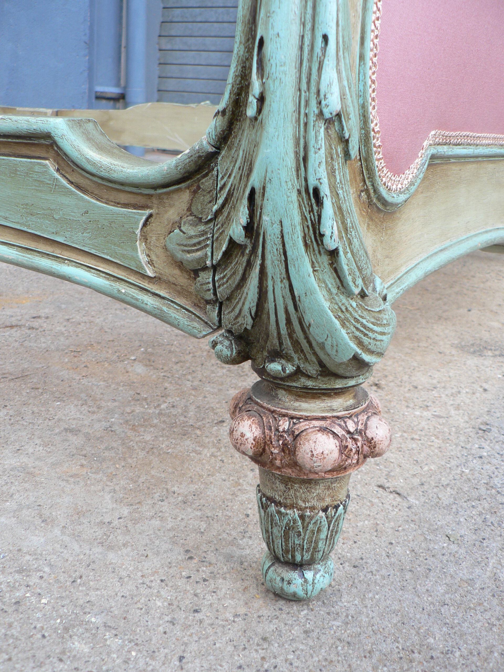 Lit capitonné style Louis XV