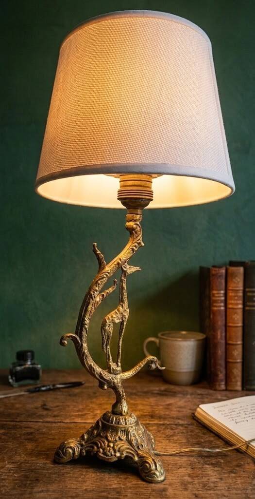 Naturalist Art Nouveau lamp from the early 20th century.