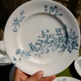 Mignon plates in Longwy earthenware