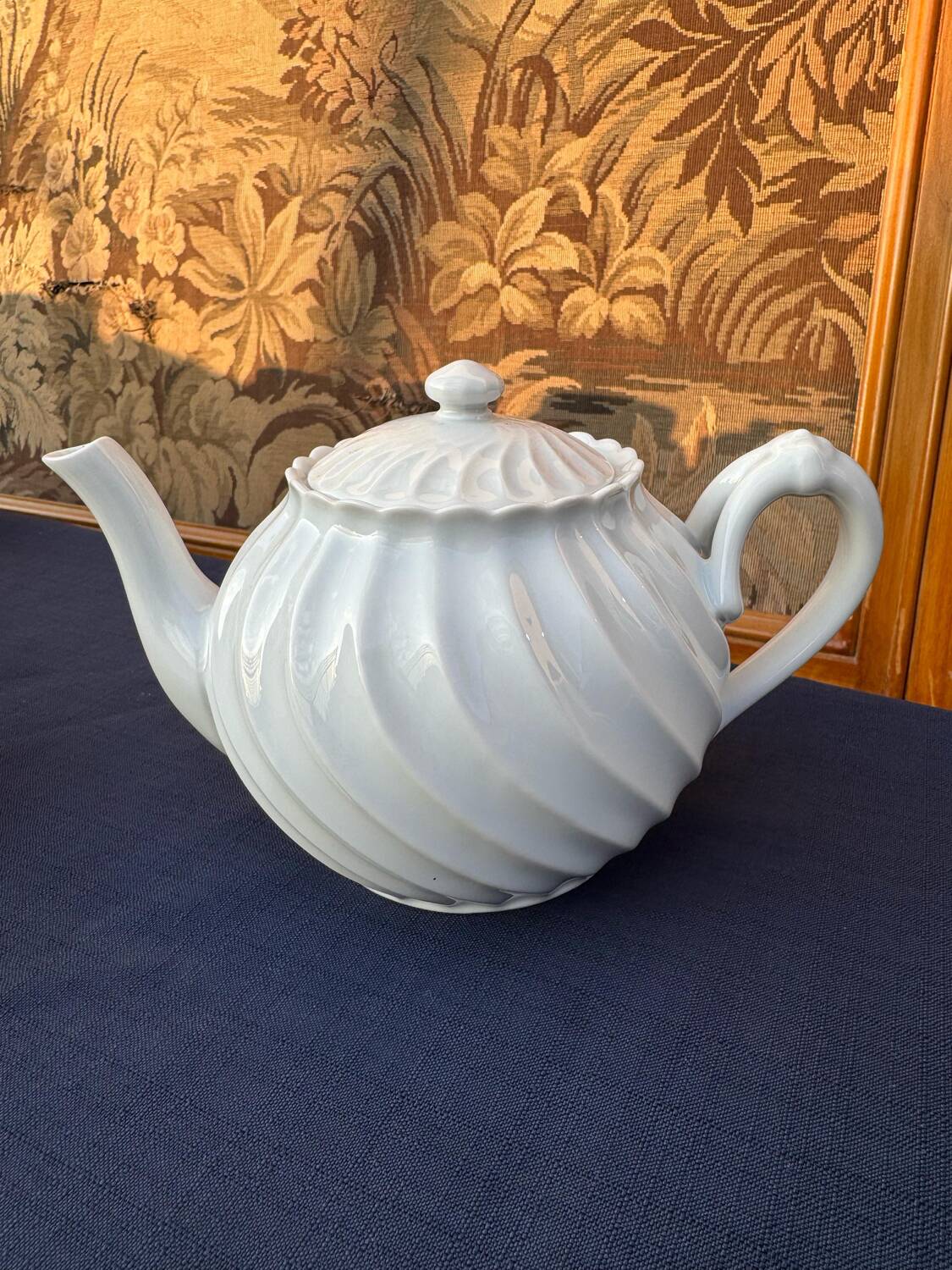 Tea and coffee dessert service (74 pieces)
