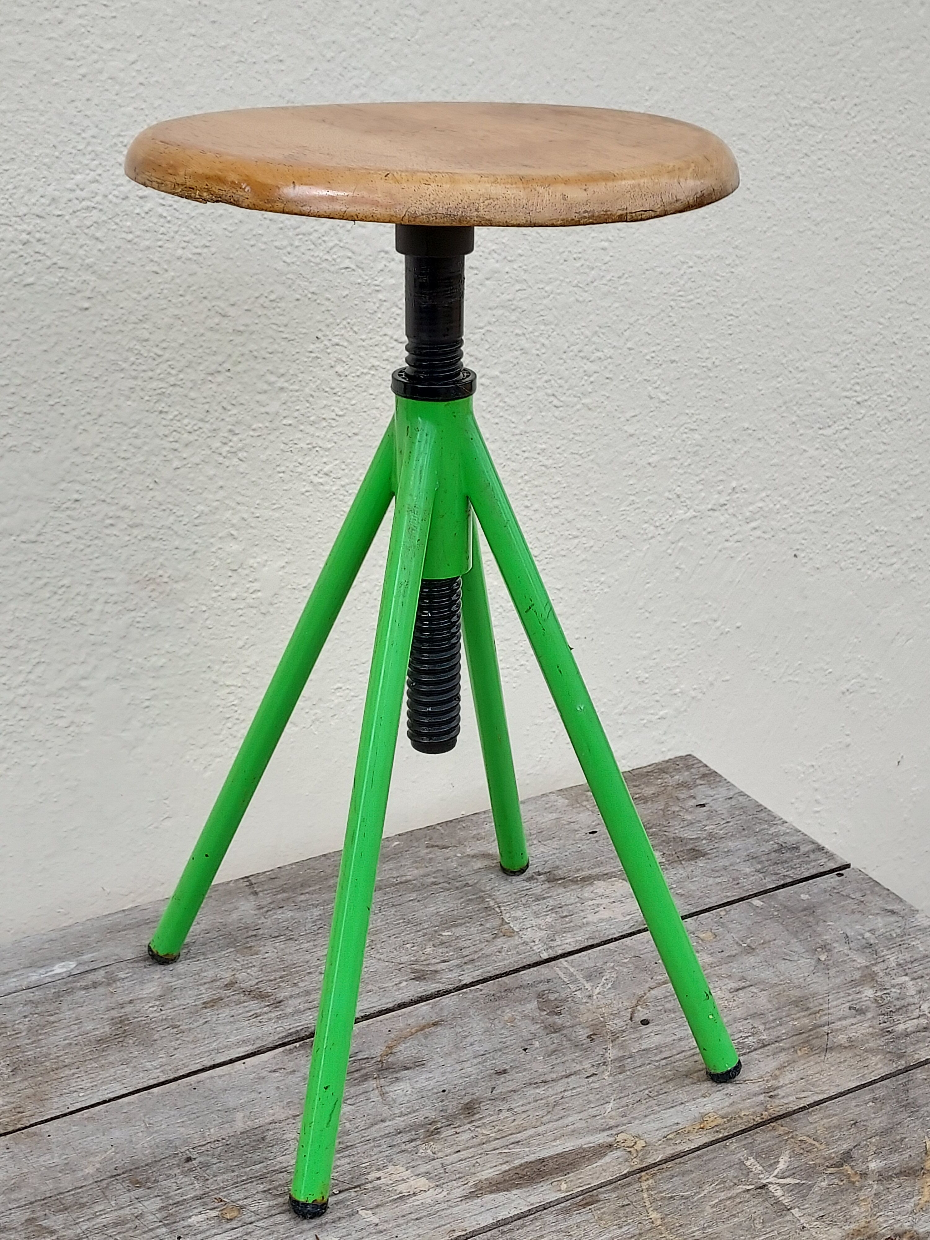 Indus metal screw stool