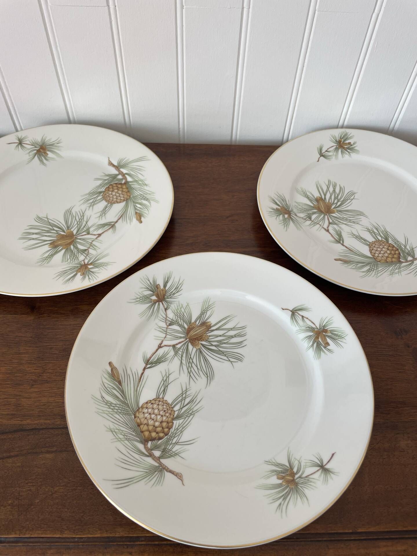 Lot of 3 plates and a sauce boat in Rosenthal porcelain.
