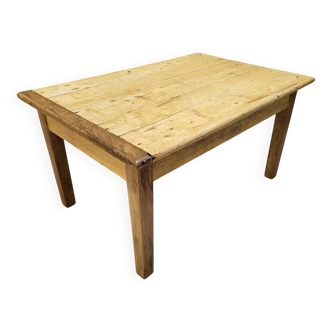 Workshop-style coffee table