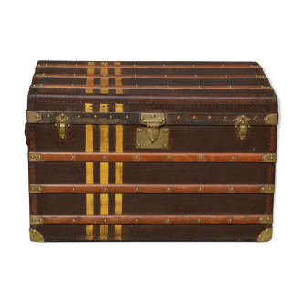 Mail trunk Moynat of the 1910s