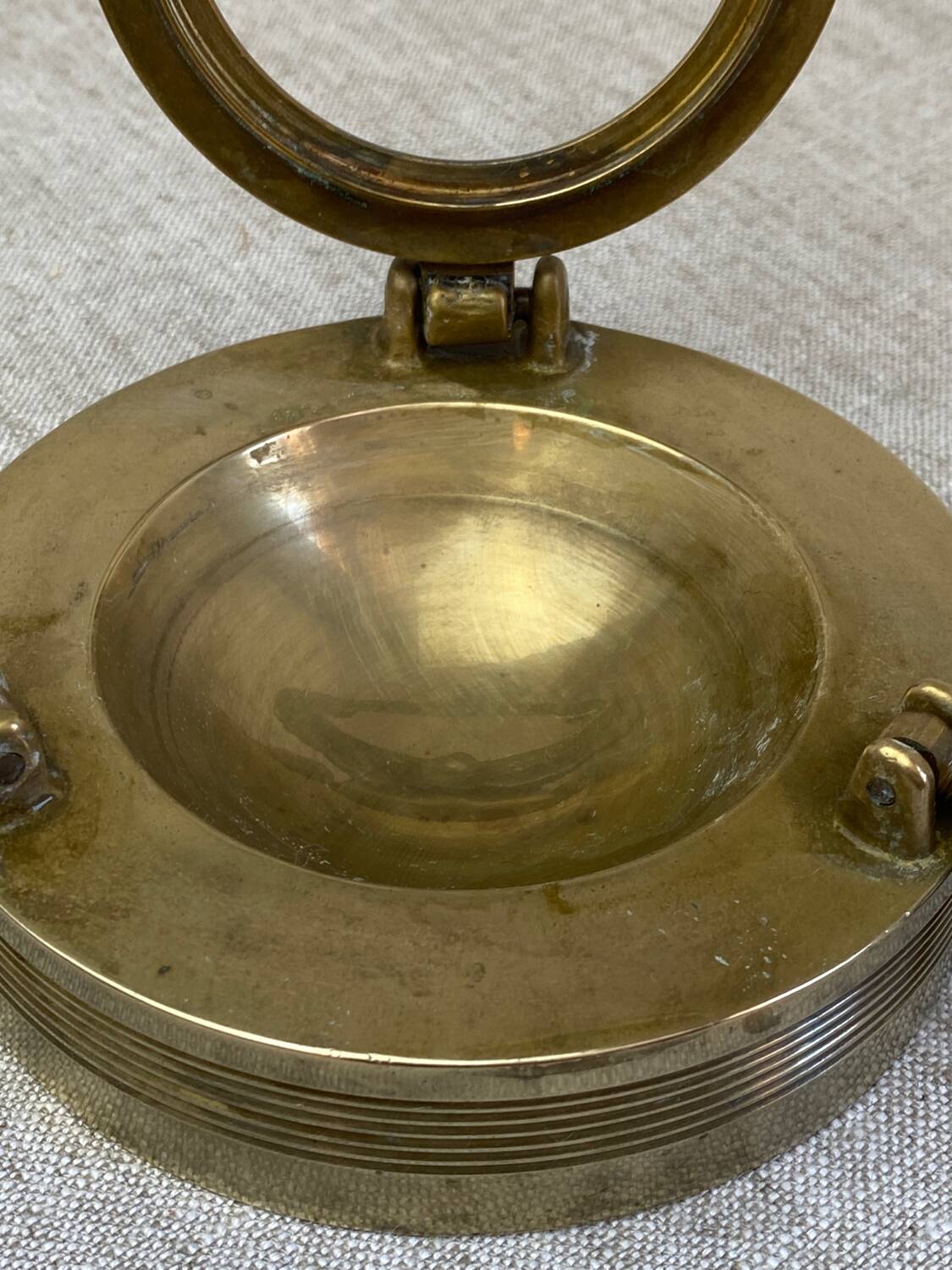 Cendrier hublot en laiton