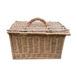 Vintage wicker basket for poultry rabbit