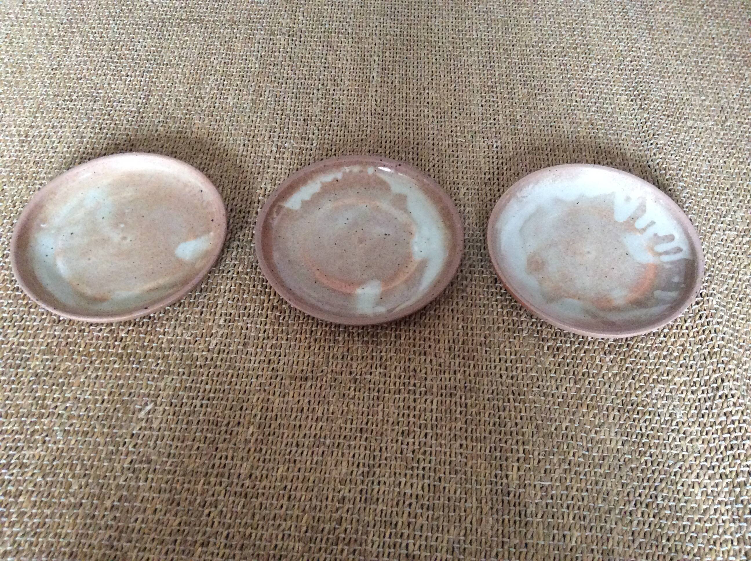 3 stoneware dessert plates