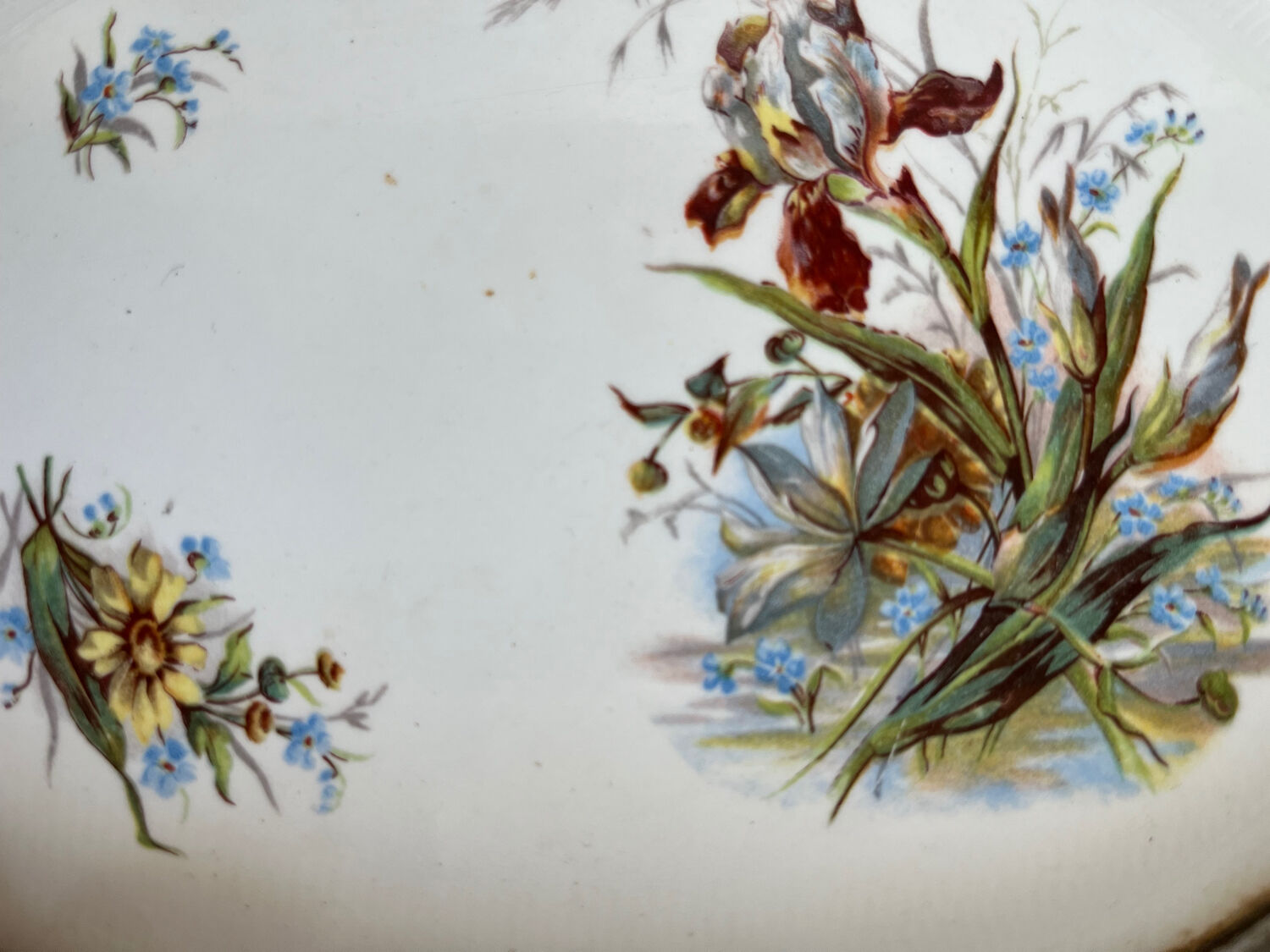 Small top in silver metal and earthenware