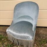Fauteuil crapaud en velours bleu ciel