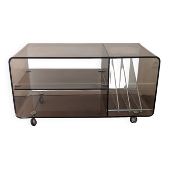 Table d'appoint en plexiglas fumé, années 70