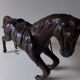 Cheval recouvert de cuir