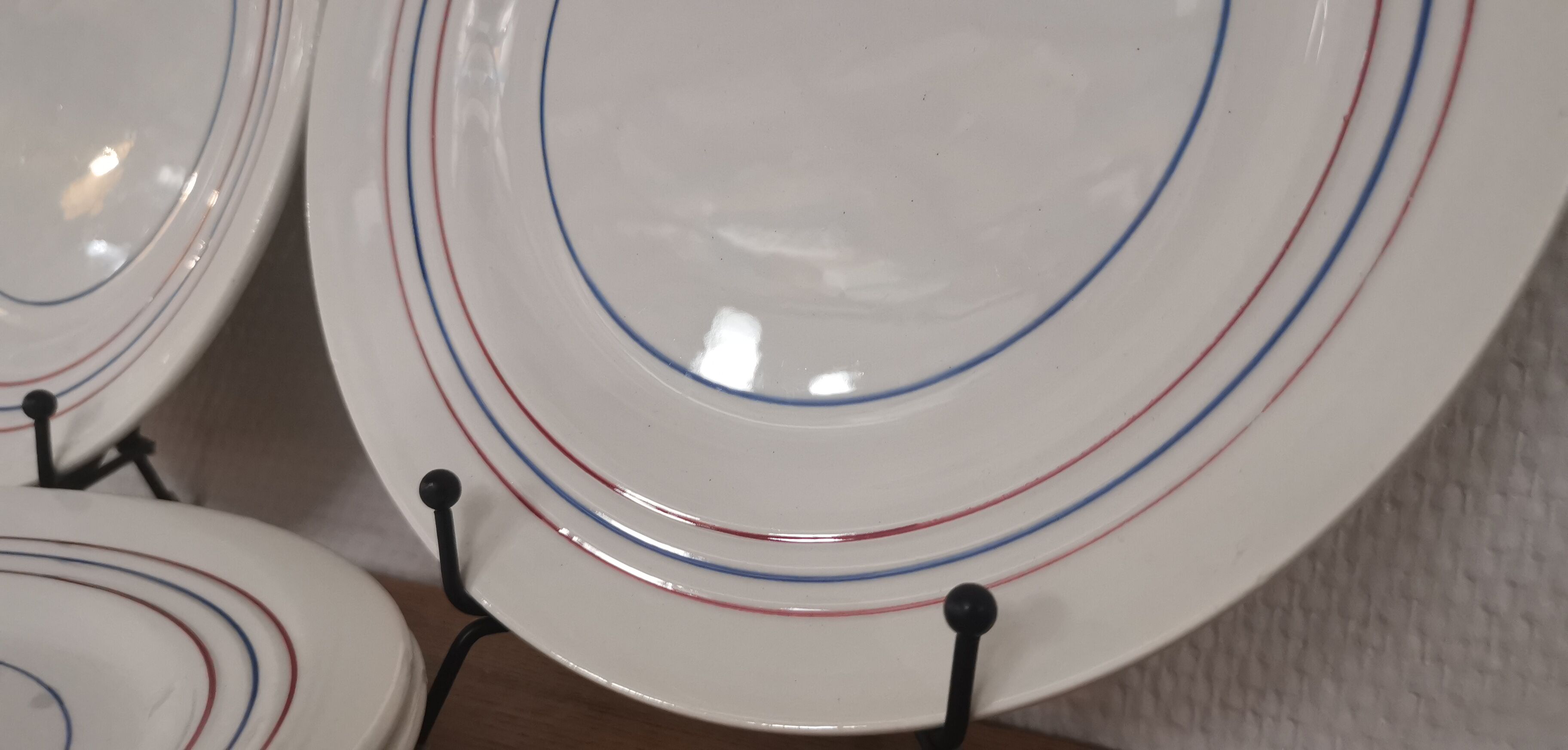 Set of 7 flat plates CERANORD St AMAND décor blue and red lines French Antique
