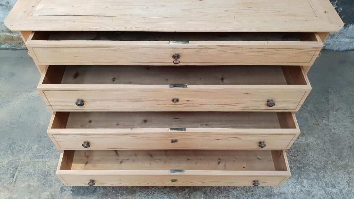 Antique pine chest of drawers