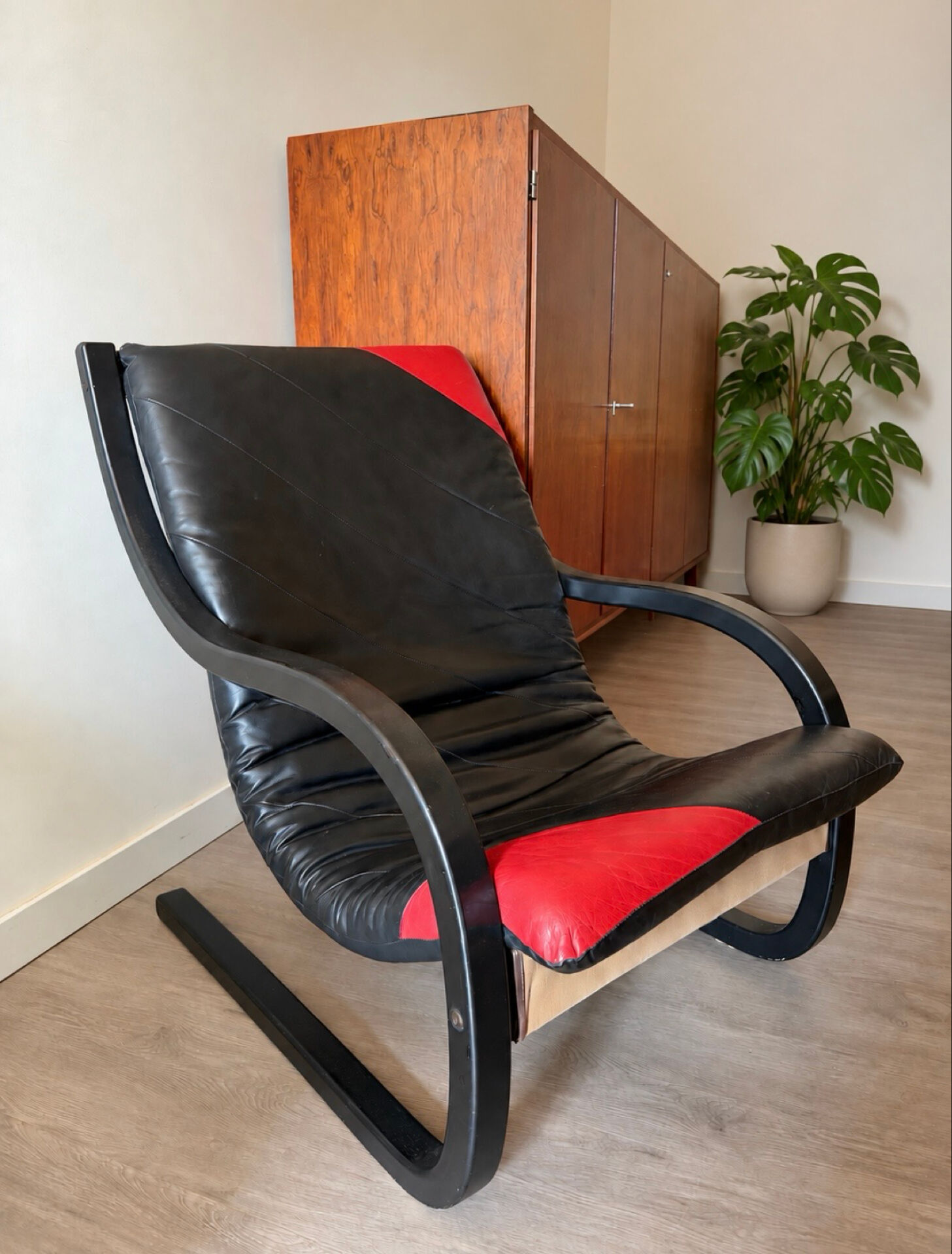 Space Age Ellipse lounge chair
