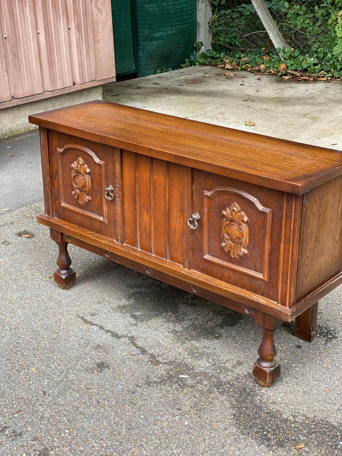 Basque Spanish wooden display cabinet buffet with 2 glass panels