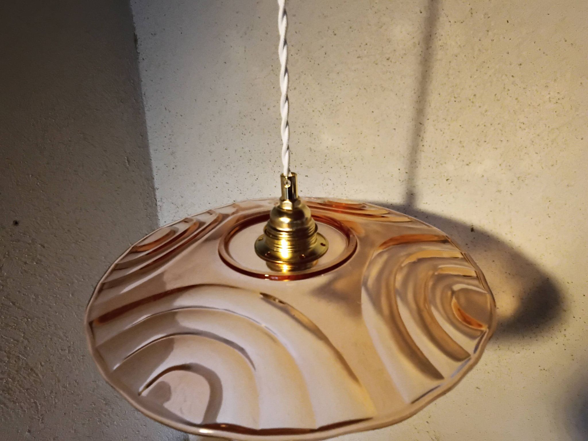 Suspension vintage en verre rose