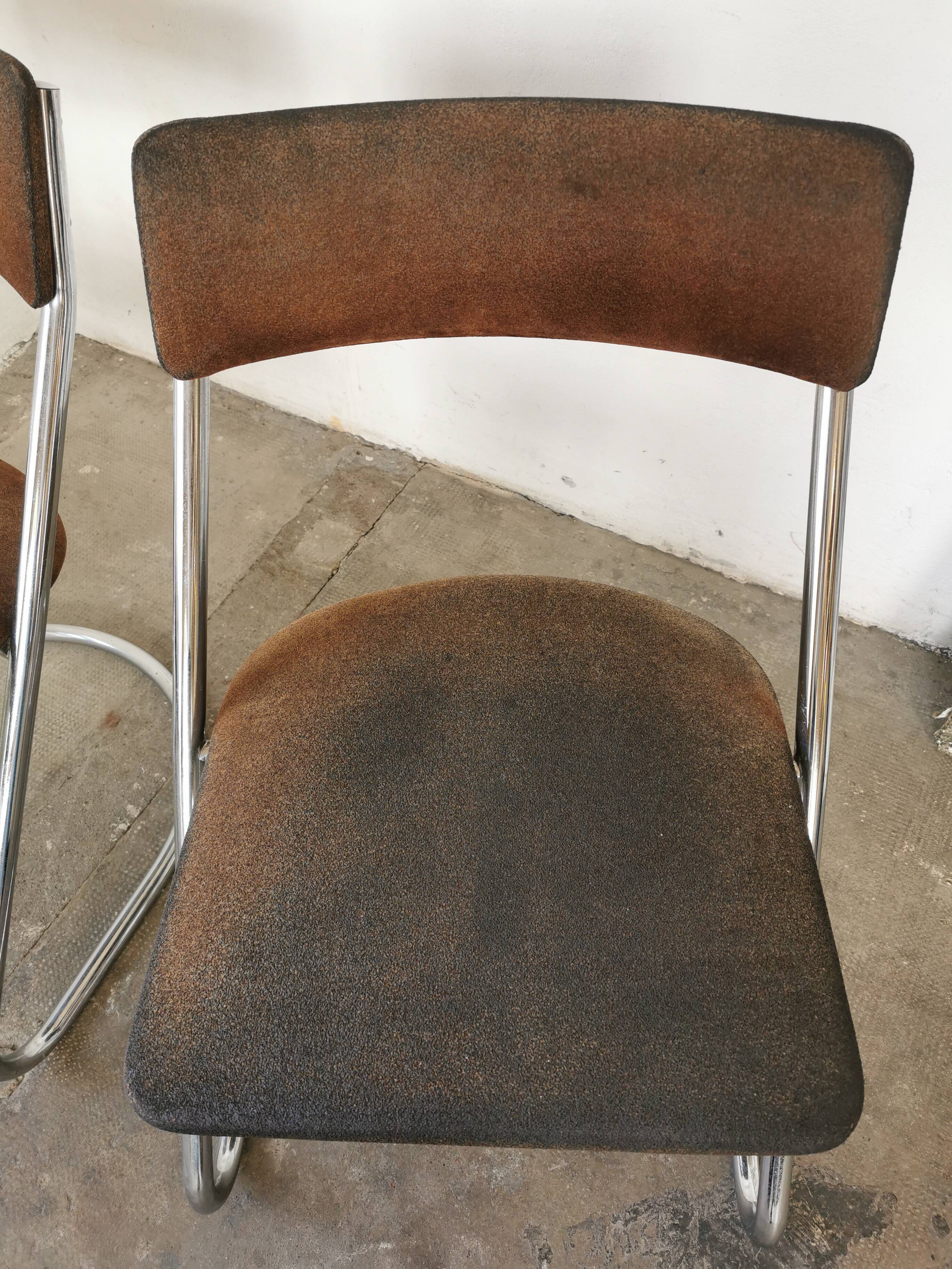 Pair of 1970 cantilever chairs, chrome