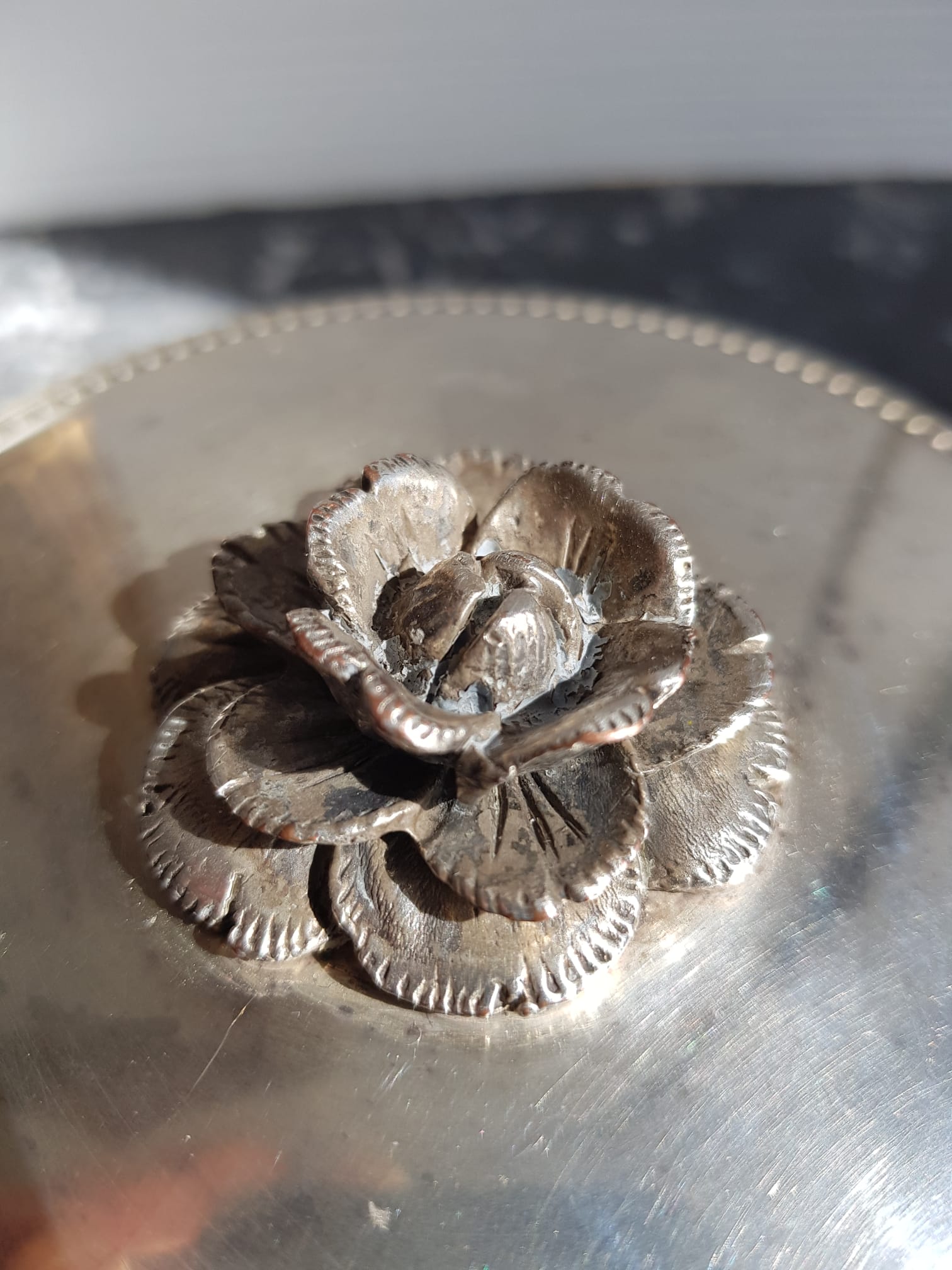 Boîte à bijoux en métal argenté