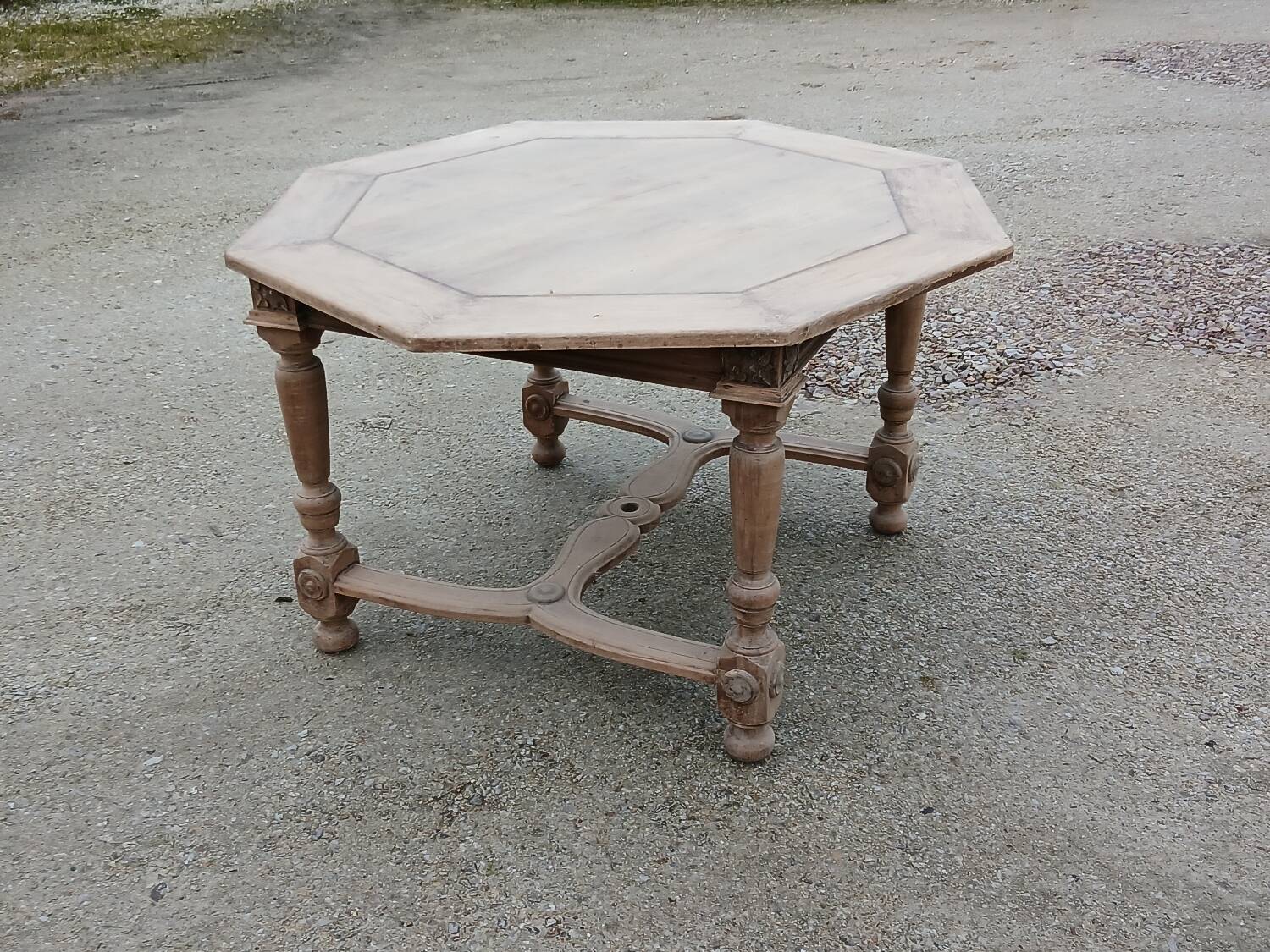 Vintage Octagonal Table in Raw Wood - Family Home Spirit