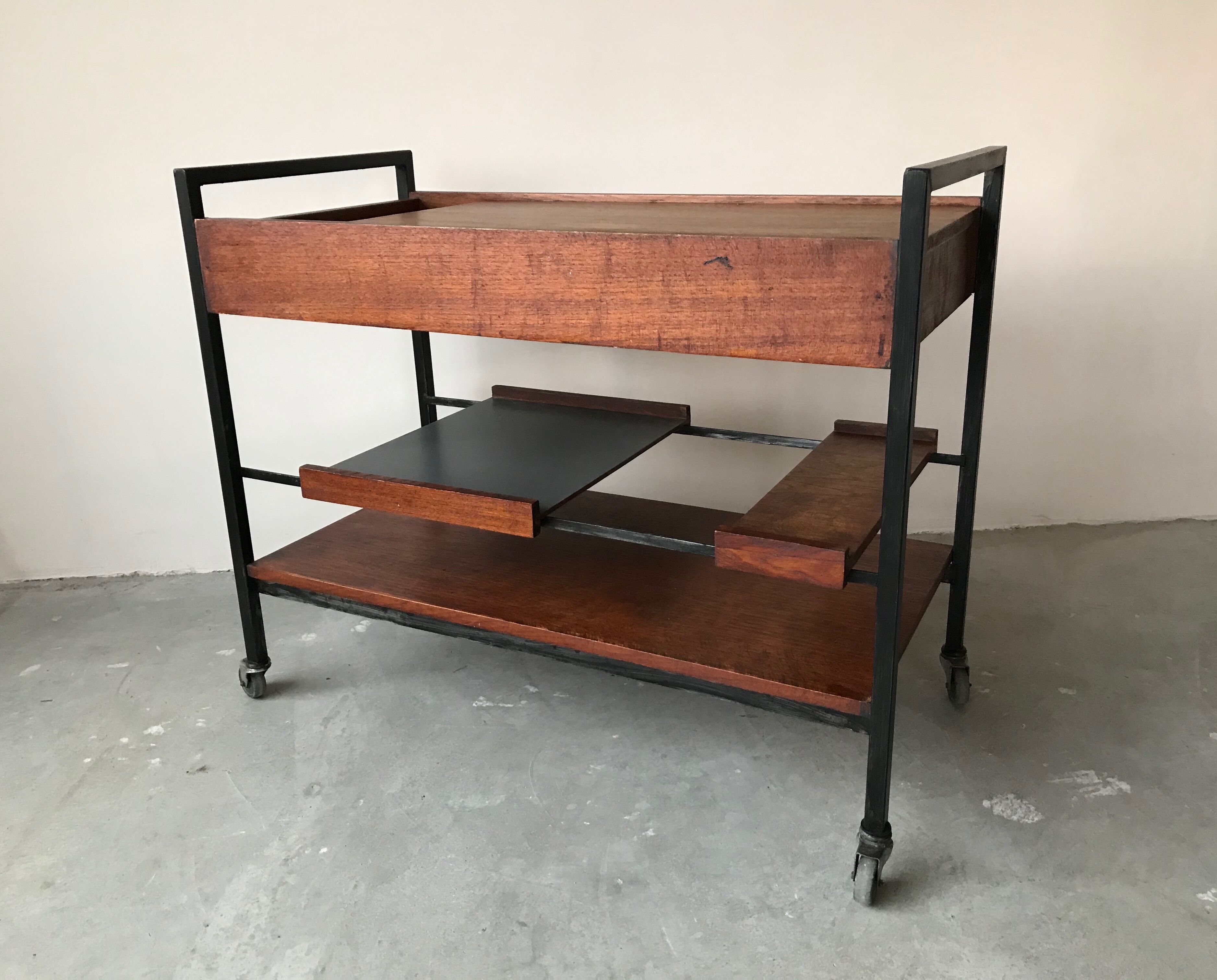 "Paris" model rolling table by Pierre Guariche for Meurop 1960