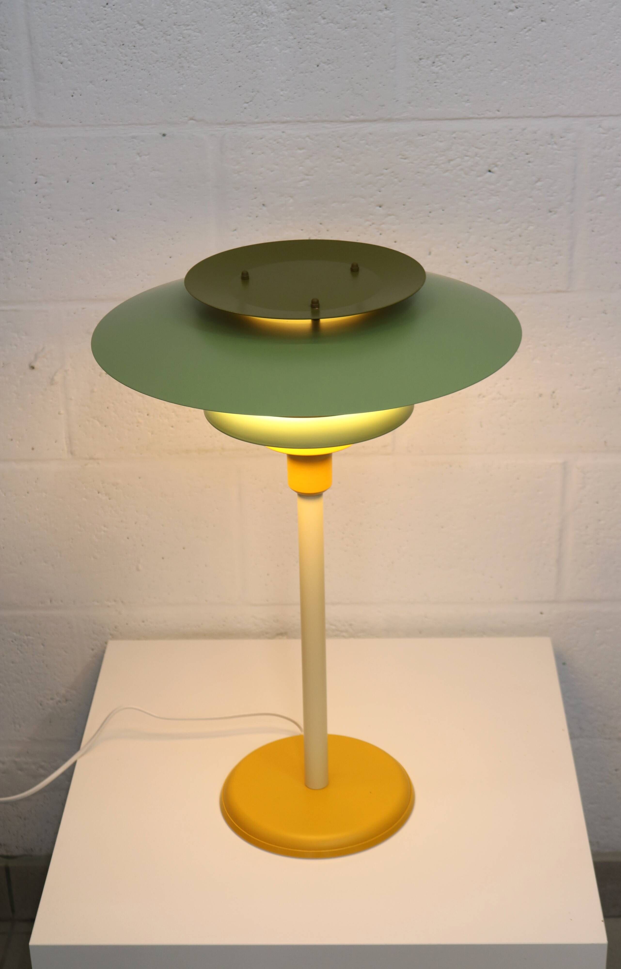 Lampe de bureau danoise verte et jaune par Lyskaer - Modèle 2252